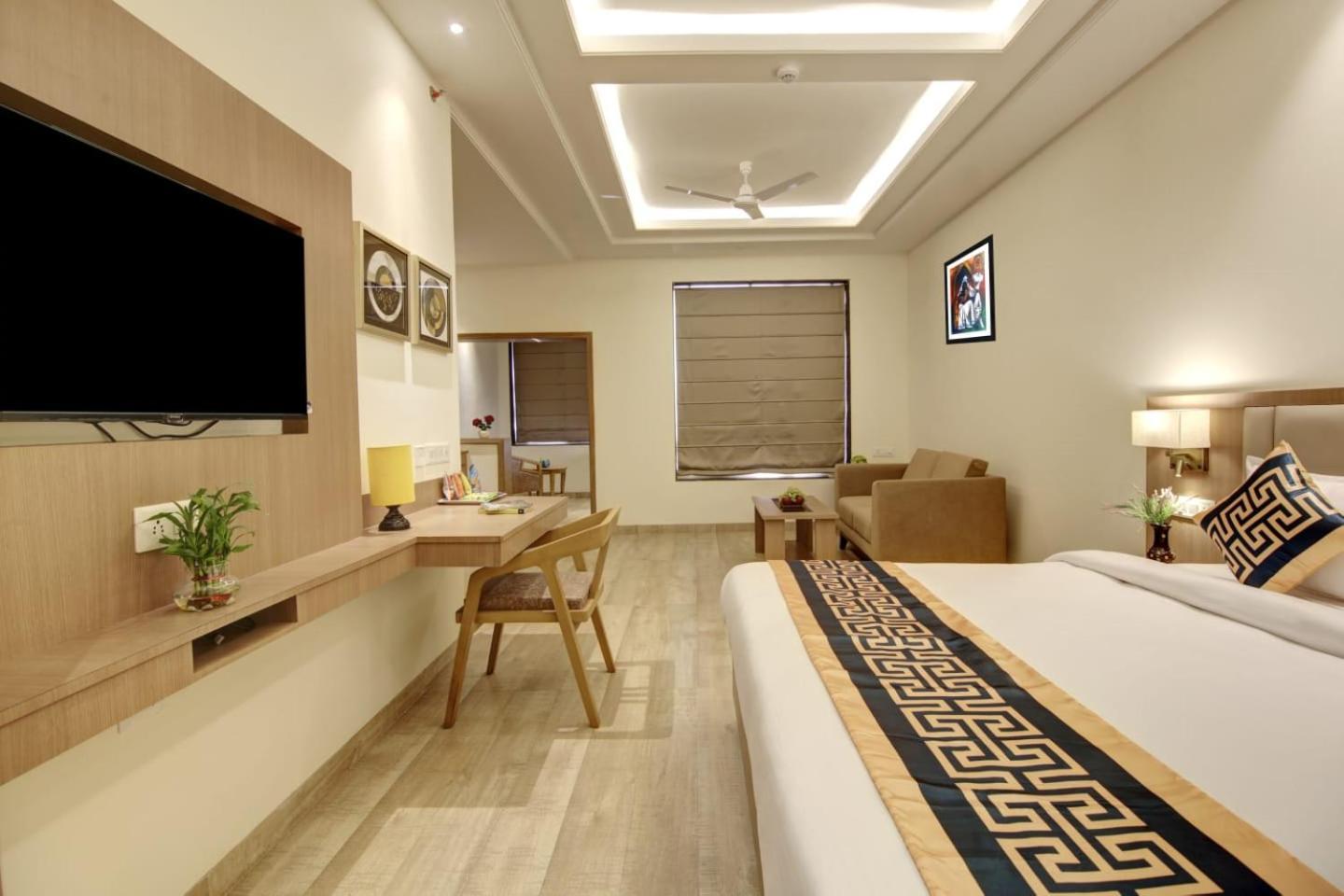 Hotel Golden Prime Yeni Delhi Dış mekan fotoğraf