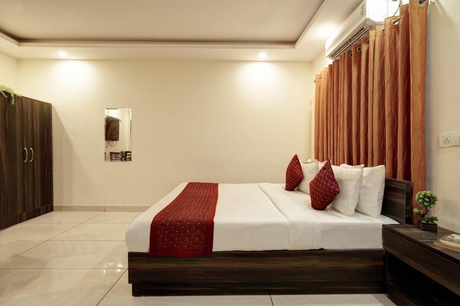 Hotel Golden Prime Yeni Delhi Dış mekan fotoğraf