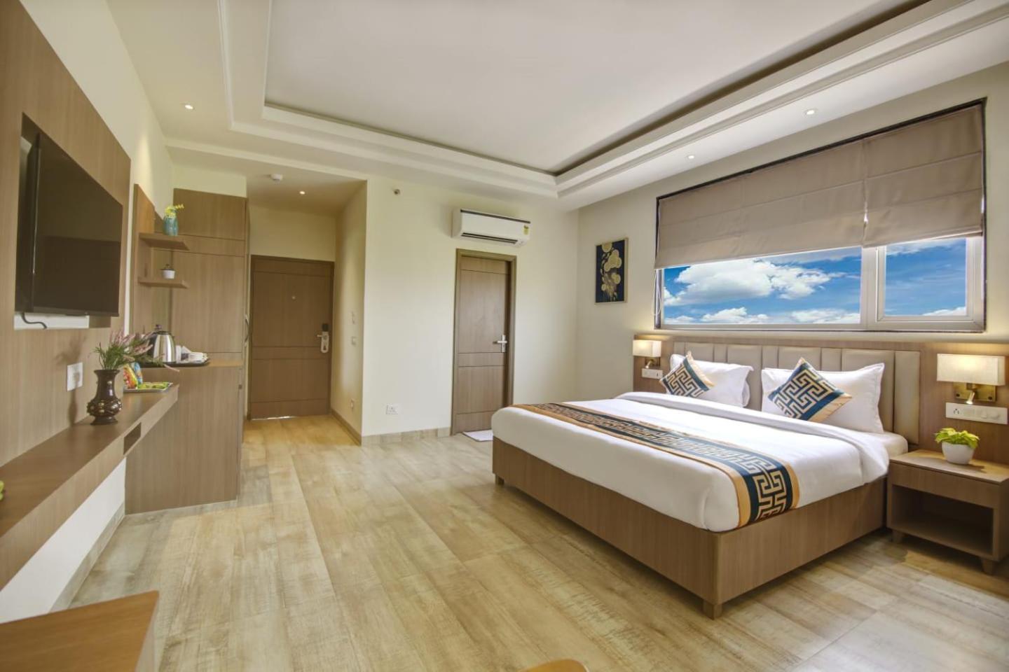 Hotel Golden Prime Yeni Delhi Dış mekan fotoğraf